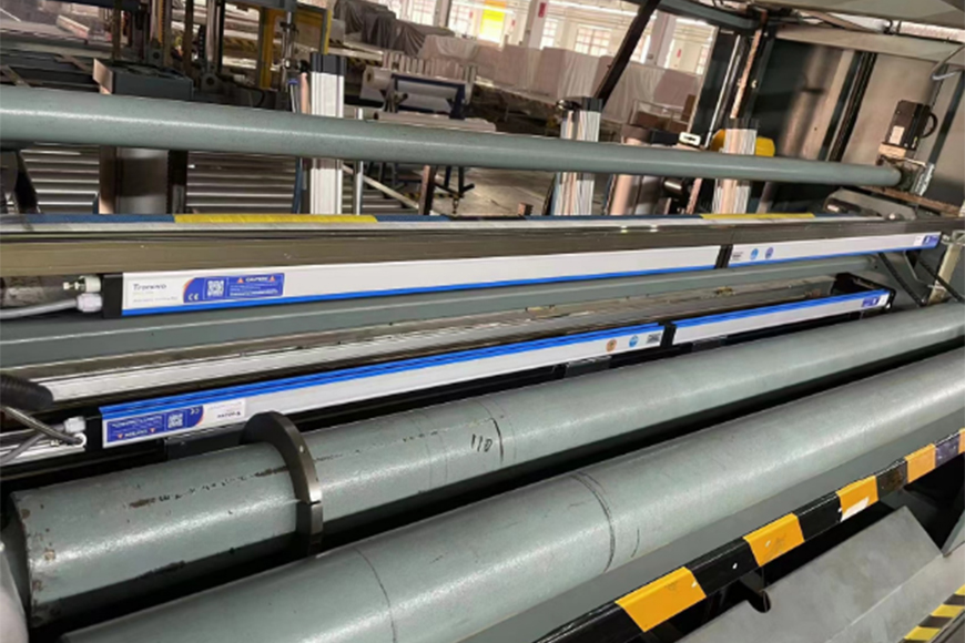 Fabric static eliminator installation case