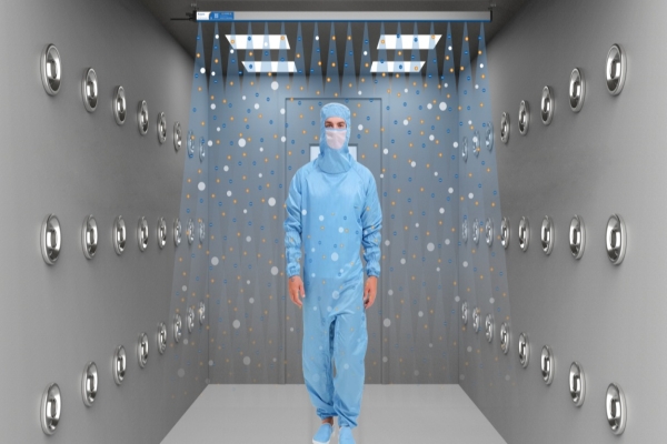 Case of electrostatic removal in air shower room